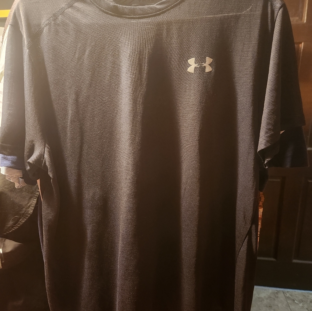under armour used shirt in a good condition